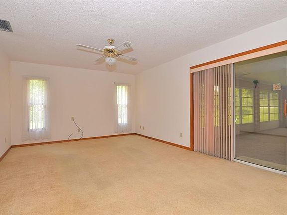 5th image of 1048 Lamplighter Ave