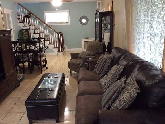 3rd image of 271 Dickie Ave