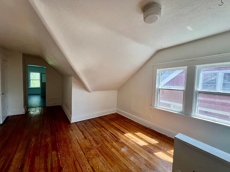 3305 E Overlook Rd — Photo 4