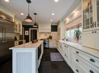 273 Lincolnwood Rd, Highland Park, IL 60035