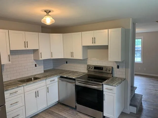 2 bed, 1000 sqft, $1,850 — Photo 2