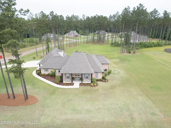 400 Fallen Acorn Cir, Brandon, MS 39047