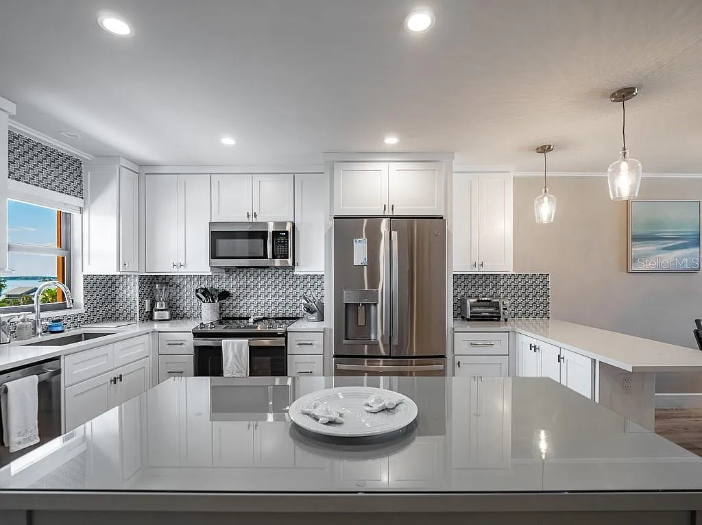 2 bed, 2.0 bath, 1100 sqft, $4,000 — Photo 4