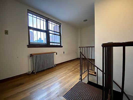 4th image of 119 W 92nd St #7