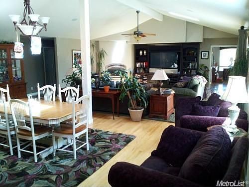 3rd image of 1409 Buckeye Ct