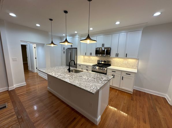 10 E 17th Ave #10