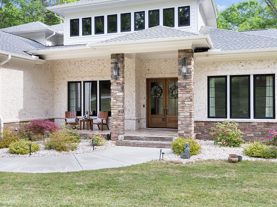 1st image of 425 Ocoee Falls Dr