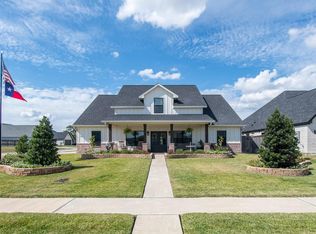 1 Greystone Ct, Angleton, TX 77515