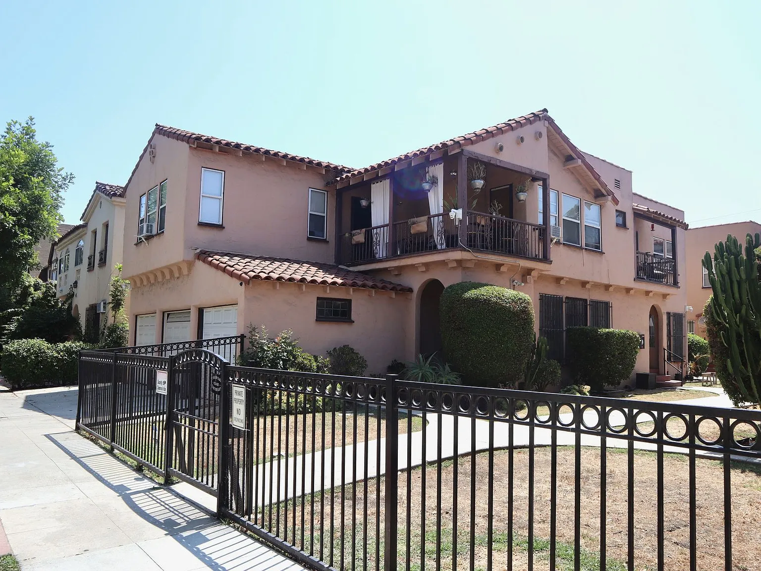 Townhome Style 2bed1bath Apartment in Beverly Grove! — Photo 1