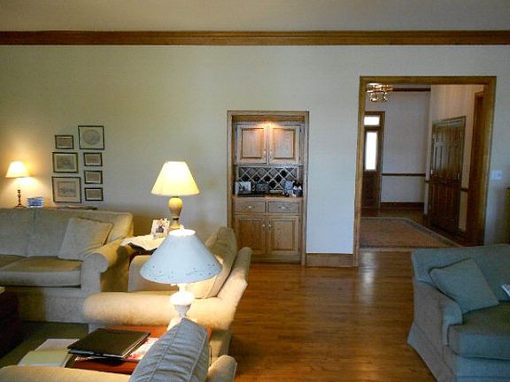 5th image of 125 Southlook Ln