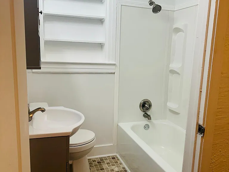605 Pilot Ave — Photo 17