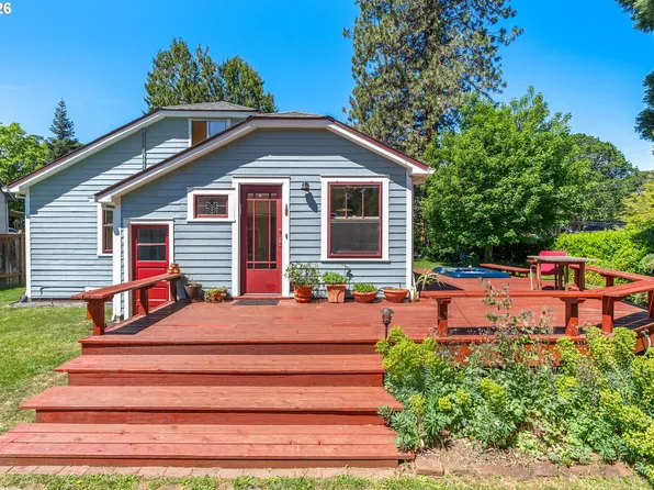 1003 5th St, Hood River, OR 97031