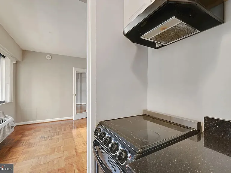 2141 I St NW #514 — Photo 16