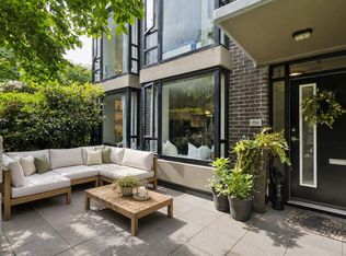 153 W 2nd St, North Vancouver, BC V7M 1C5