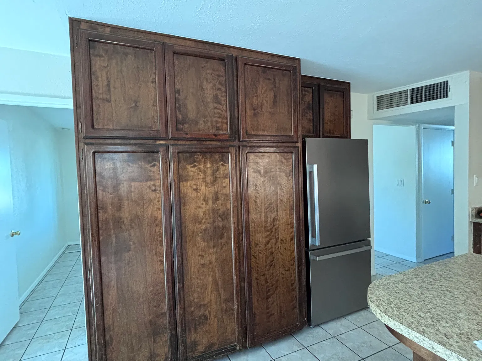 4 bed, 1610 sqft, $2,800 — Photo 3