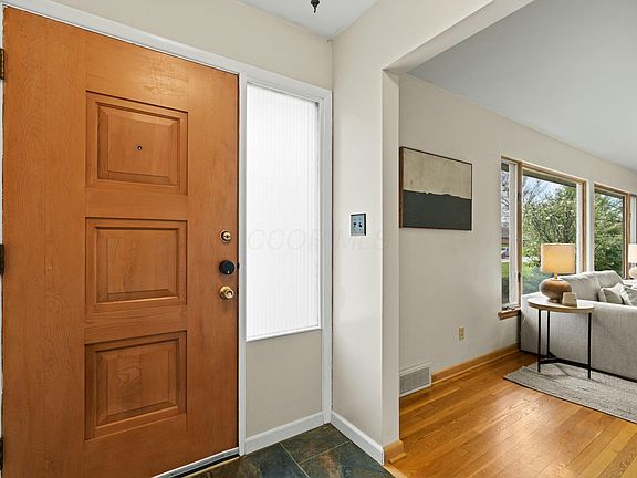 5th image of 3885 Overdale Dr