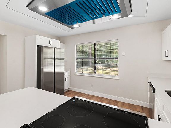5th image of 4621 Tall Oak Dr