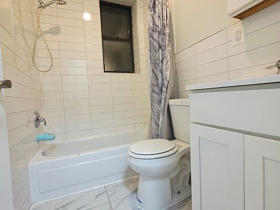 5th image of 162 Bergen Ave #4E