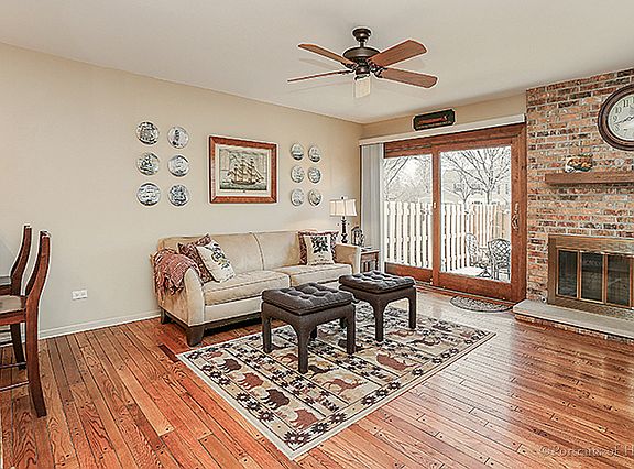 3rd image of 1126 Creekside Dr