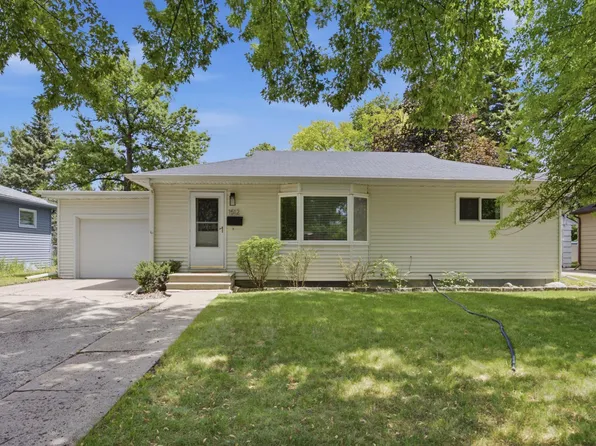 1512 17th St S, Moorhead, MN 56560
