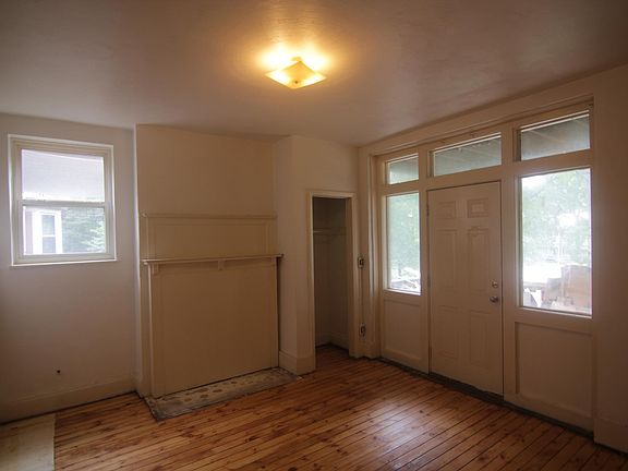 3rd image of 501 Kelly Ave APT 4