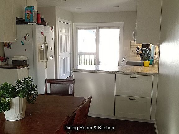 5th image of 2422 E Ave