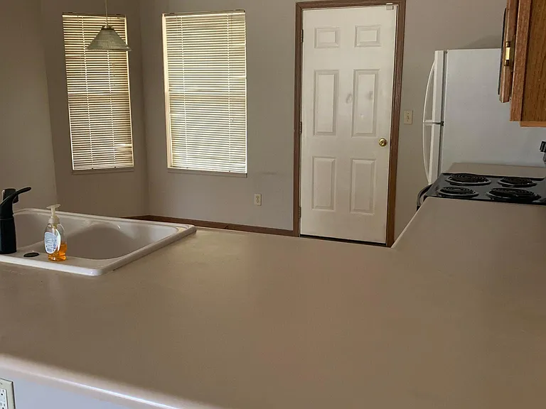 2020 Bridgewater Cir — Photo 9