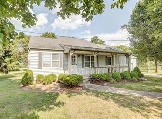 8966 Indian Trail Rd, Ashley, IL 62808