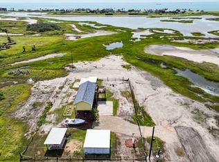 326 E 10th St, Rockport, TX 78382