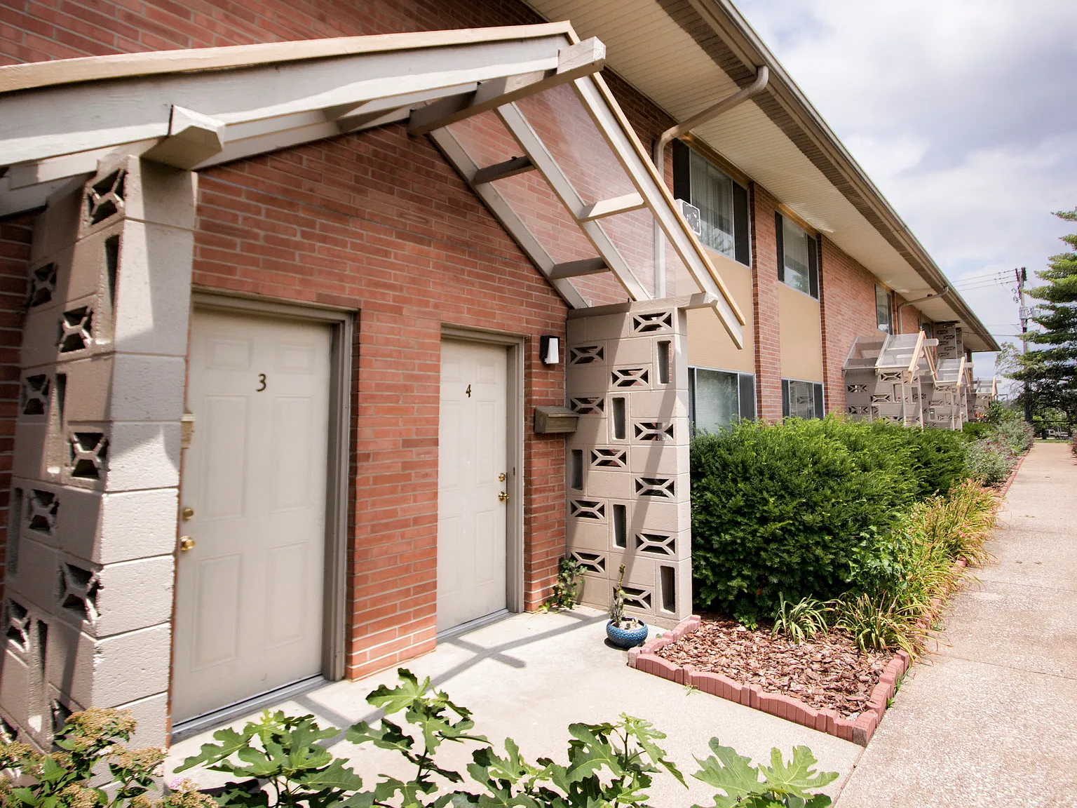 Bart Villa Apartments — Photo 4