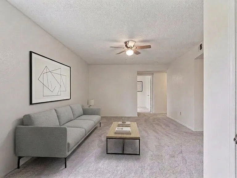 7086 Ponce De Leon Ave — Photo 5