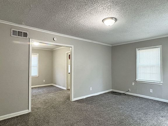 4th image of 984 E Raines Rd
