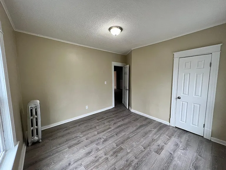1475 Dwight St #2L — Photo 5