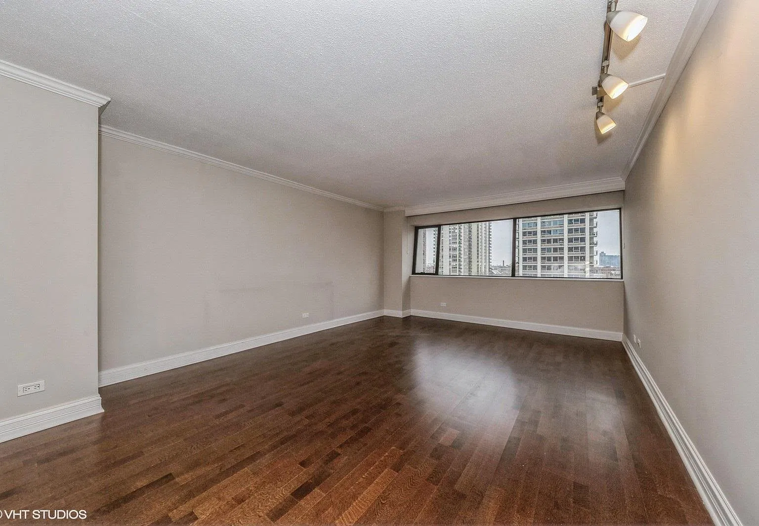 2 bed, 1300 sqft, $3,600 — Photo 3