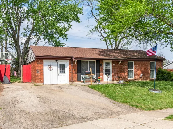 227 Oxford Dr, Fairborn, OH 45324