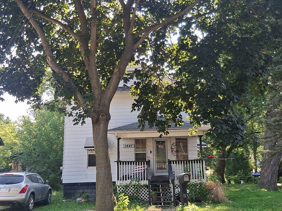 1st image of 1227 Sheldon St