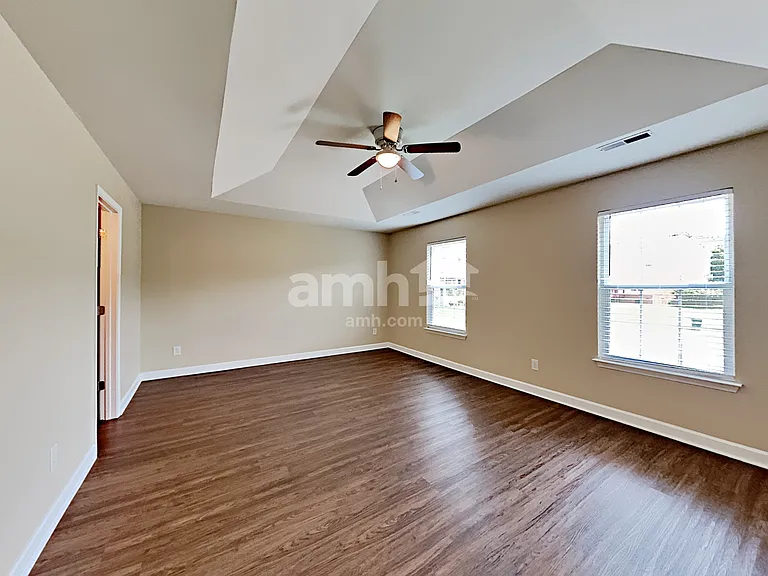 982 Acadia Ct — Photo 9