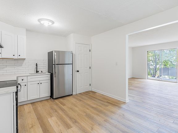 4th image of 31 Vine St APT 33