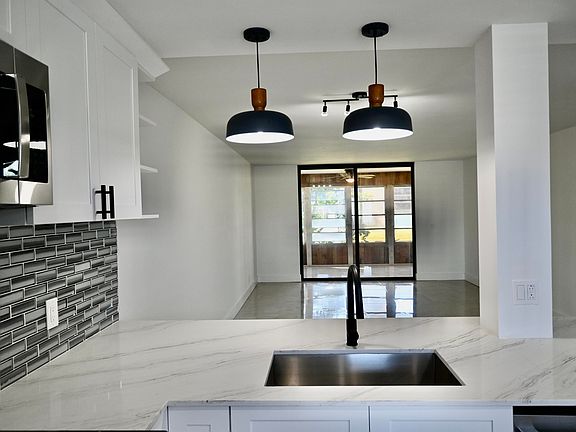 4th image of 6675 S Oriole Boulevard #3060