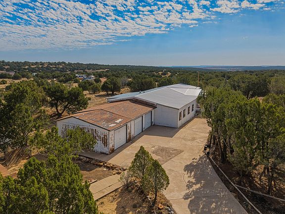3rd image of 303 Calle La Sierra Blanca Dr