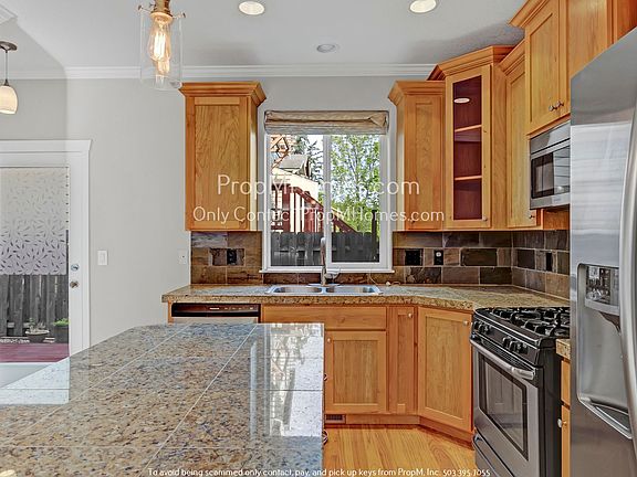 5th image of 3117 SW 173rd Ave