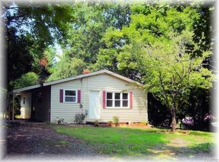 1710 Riverside Dr, Hillsborough, NC 27278