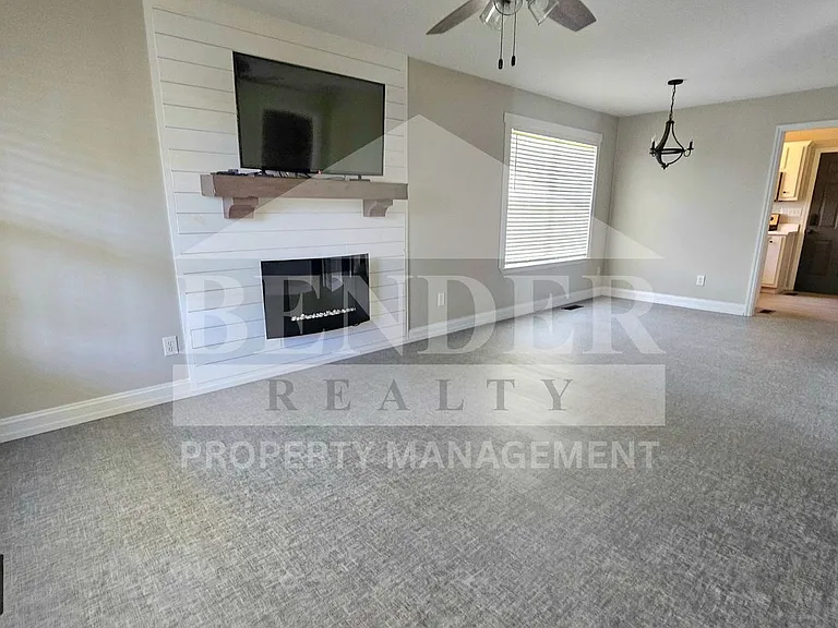 1320 Highland Ave NW — Photo 8