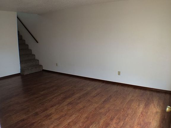 3rd image of 221 Bull Run St APT C