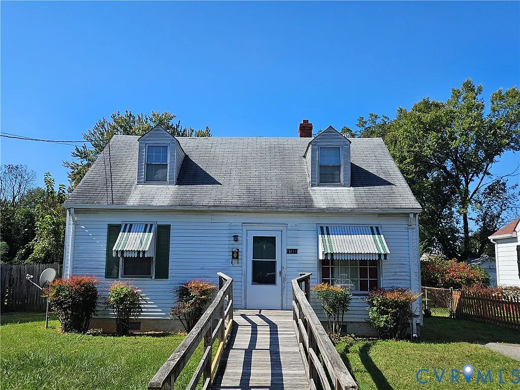 3 bed, 1.0 bath, 1208 sqft, $1,395 — Photo 1