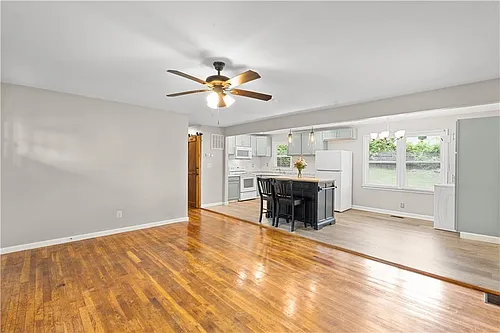 2161 Rochelle Way Photo 1