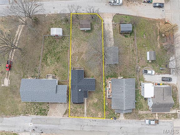 5th image of 705 Stewart St