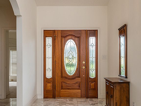 3rd image of 116 Village Del Lago Ln