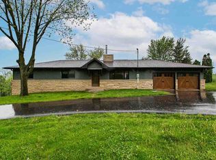 15668 Lore Mound Rd, Dubuque, IA 52002