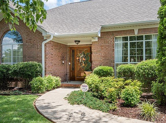 3rd image of 104 Dovewood Pl